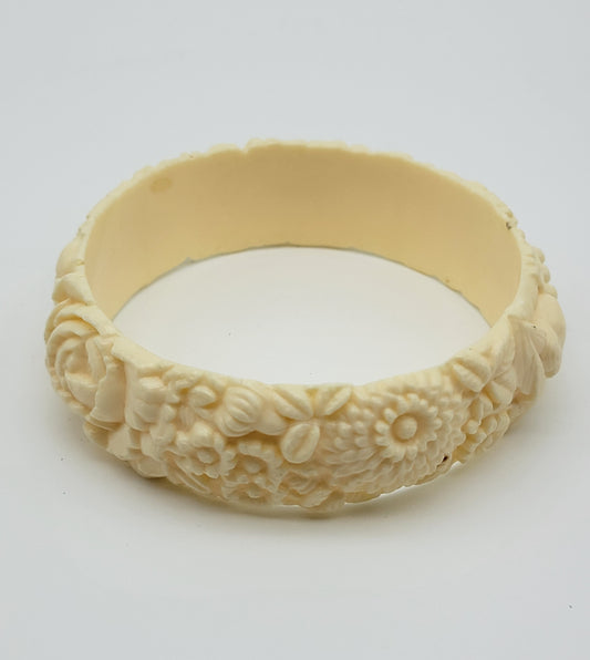 "Ivory Flowers" Bracelet