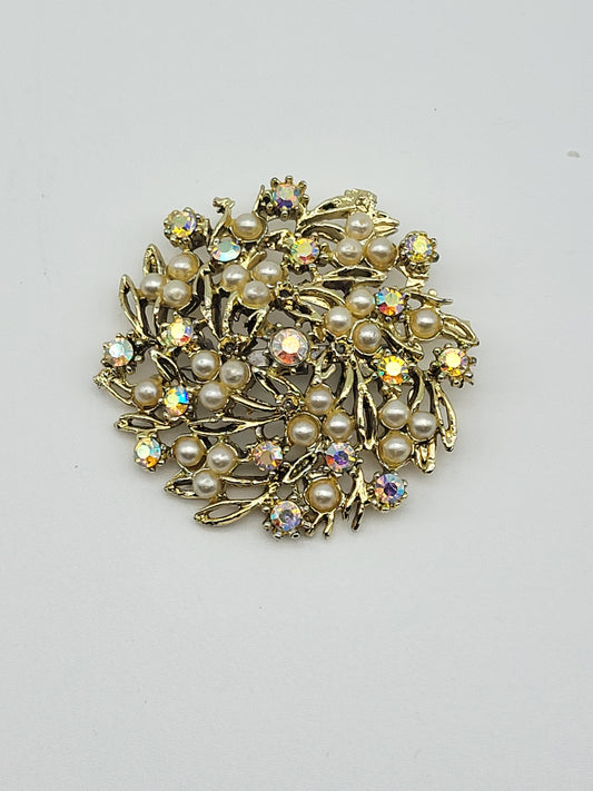 1 Vintage Brooch